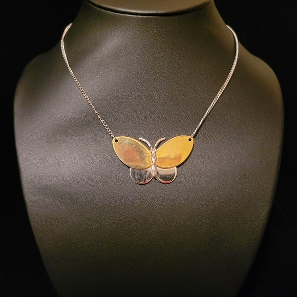 Estate Avon Two Tone Butterfly Necklace - Picture 2 of 5
